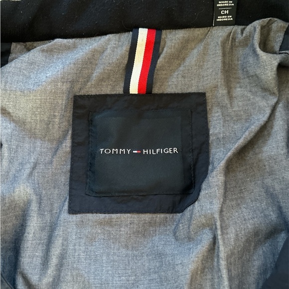 Tommy Hilfiger Dark Navy Blue Windbreaker Jacket Logo Hidden Hood EUC - Picture 7 of 9